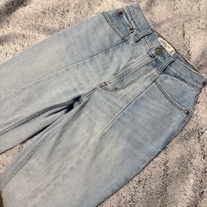 Abercrombie & Fitch Ultra High Rise Straight Curve Love Jeans Size 0